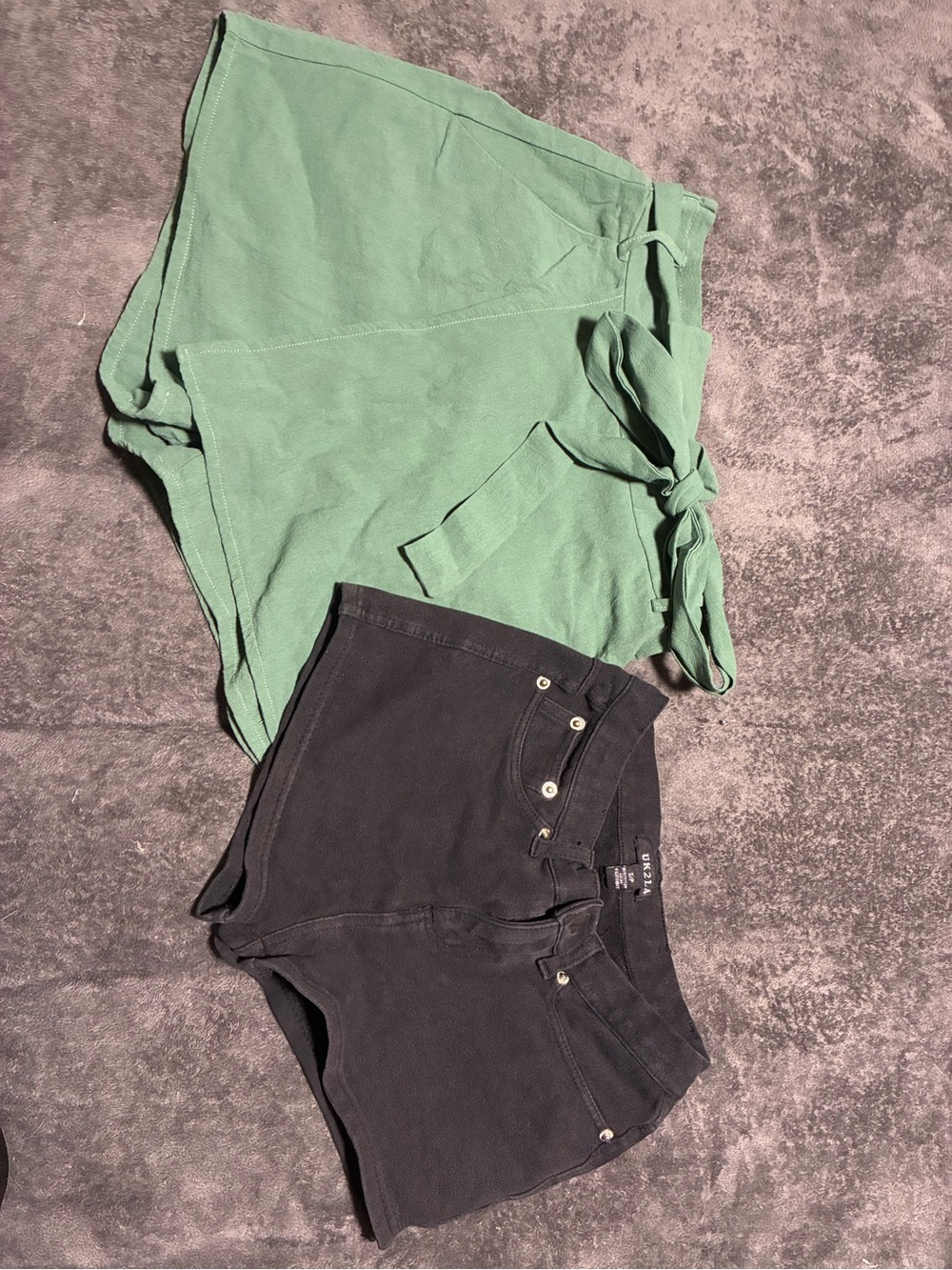 UK2LA Green Tie-Waist Linen Shorts & Black Denim Shorts